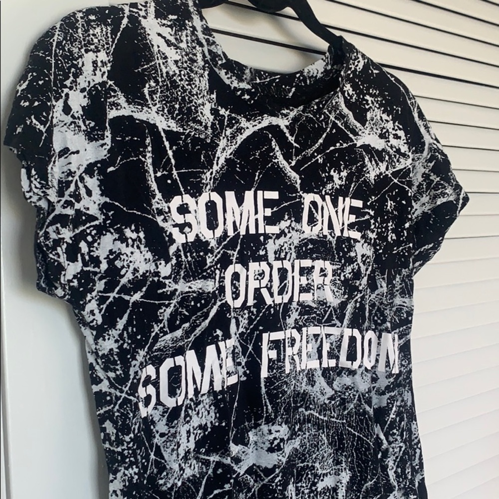 Graphic tee - Picture 2 of 4